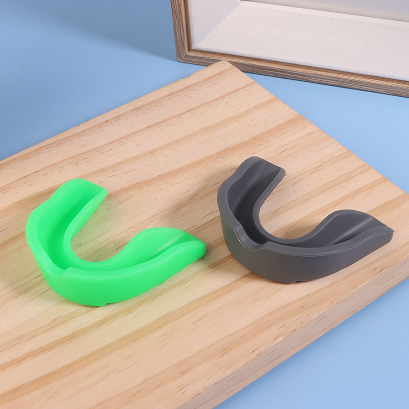 シリコーン歯プロテクター夜の睡眠マウスガードトレイラグビー空 - Dental Guard Night のレビューと価格